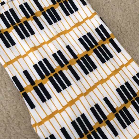 LuLaRoe Other - Os lularoe piano key leggings